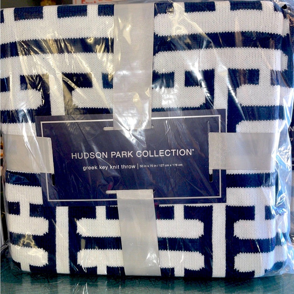 Greek key knot throw